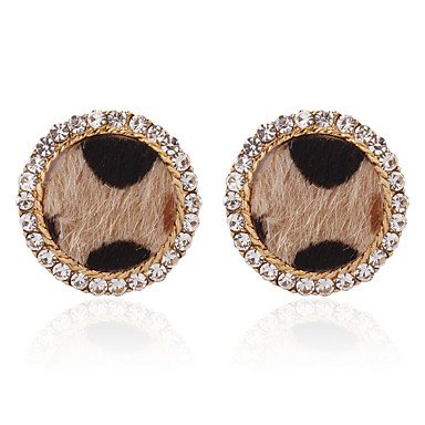 Women retro-style earrings jewelry